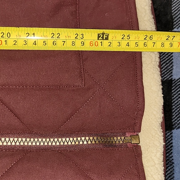 2004. Free Country. Reversible puffer vest. High quality like-new. Size Large. - Picture 7 of 16